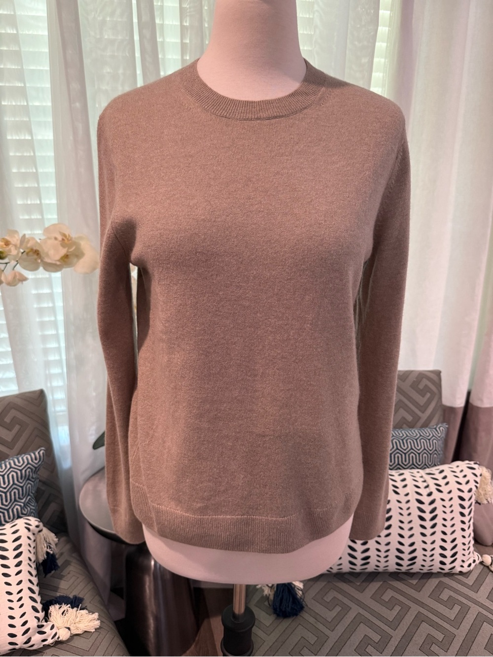 Uniqlo Women's Crewneck Sweater in Taupe, size medium